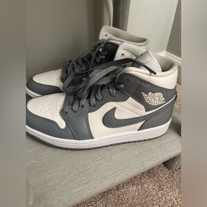 Jordan 1 Mid Stealth Women’s